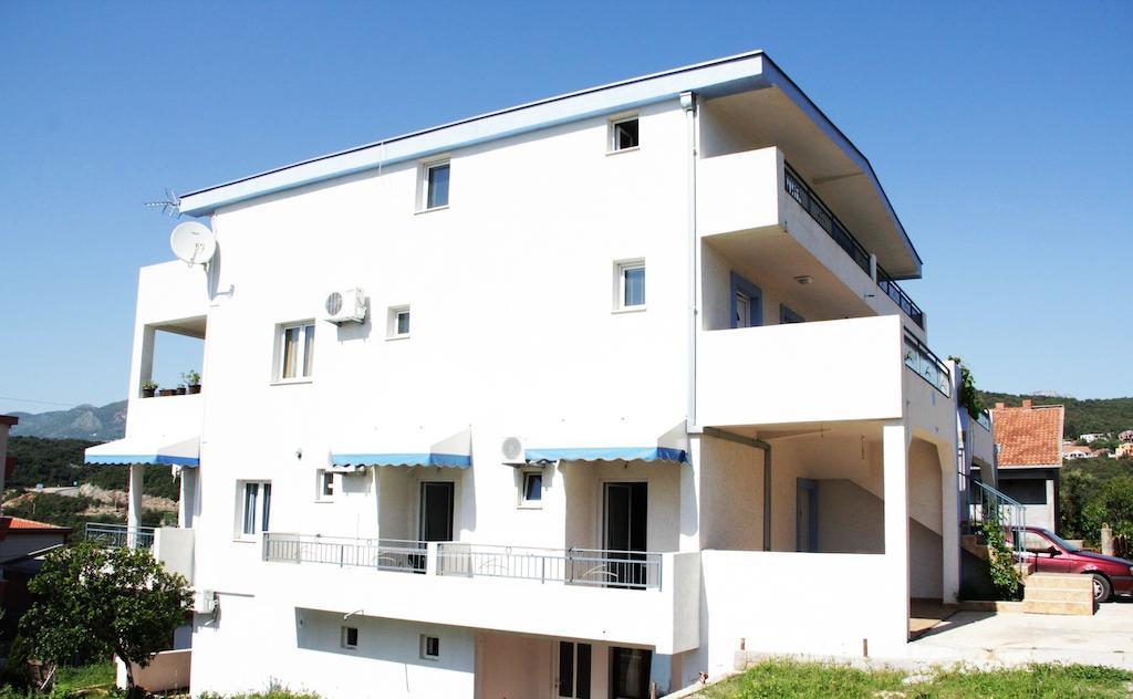 Apartments Ajla Утєха Екстер'єр фото