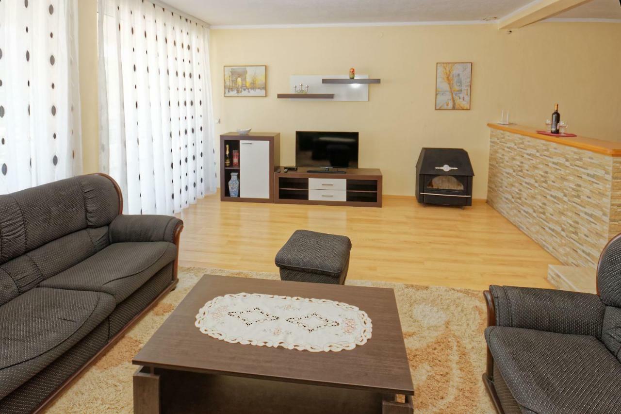 Apartments Ajla Утєха Екстер'єр фото