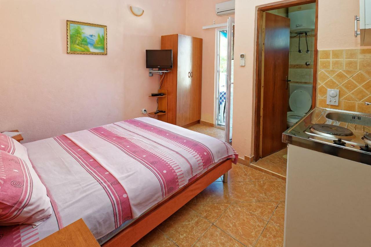 Apartments Ajla Утєха Екстер'єр фото
