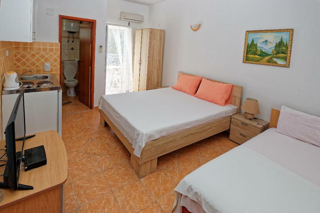 Apartments Ajla Утєха Екстер'єр фото