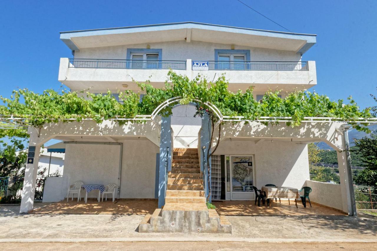 Apartments Ajla Утєха Екстер'єр фото