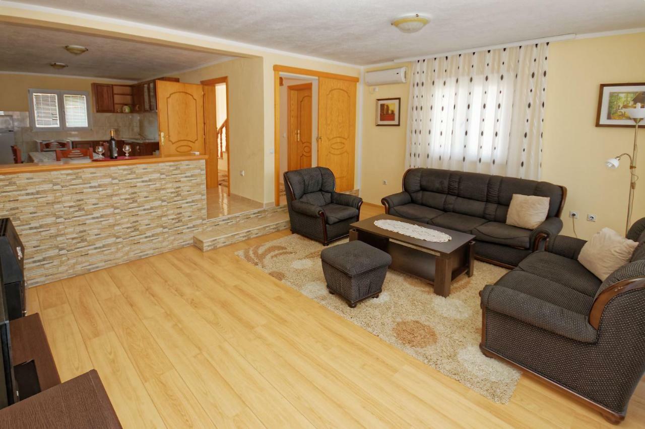 Apartments Ajla Утєха Екстер'єр фото