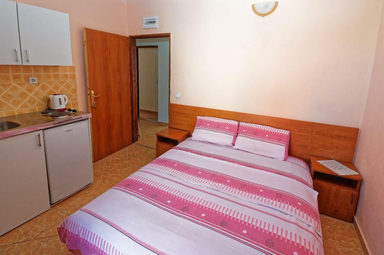 Apartments Ajla Утєха Екстер'єр фото