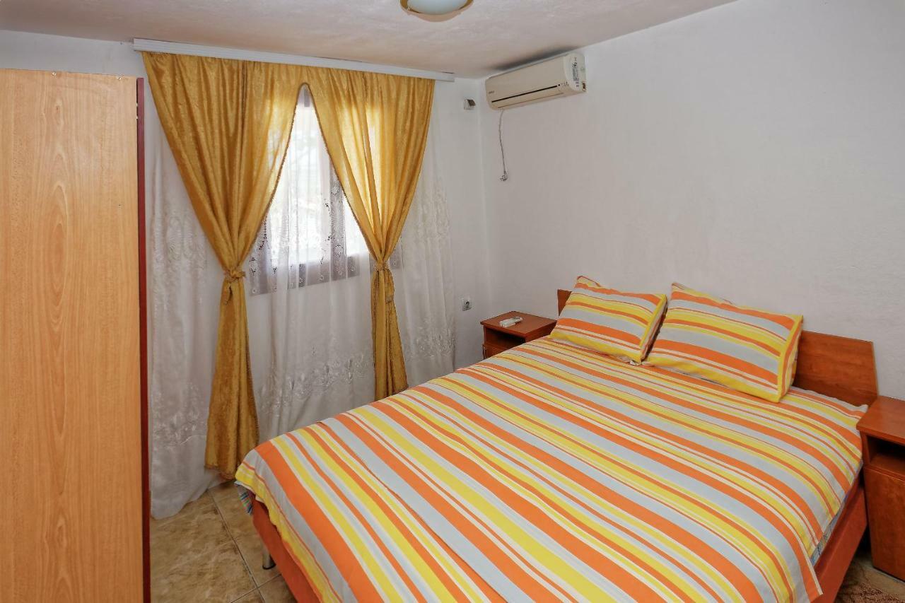 Apartments Ajla Утєха Екстер'єр фото